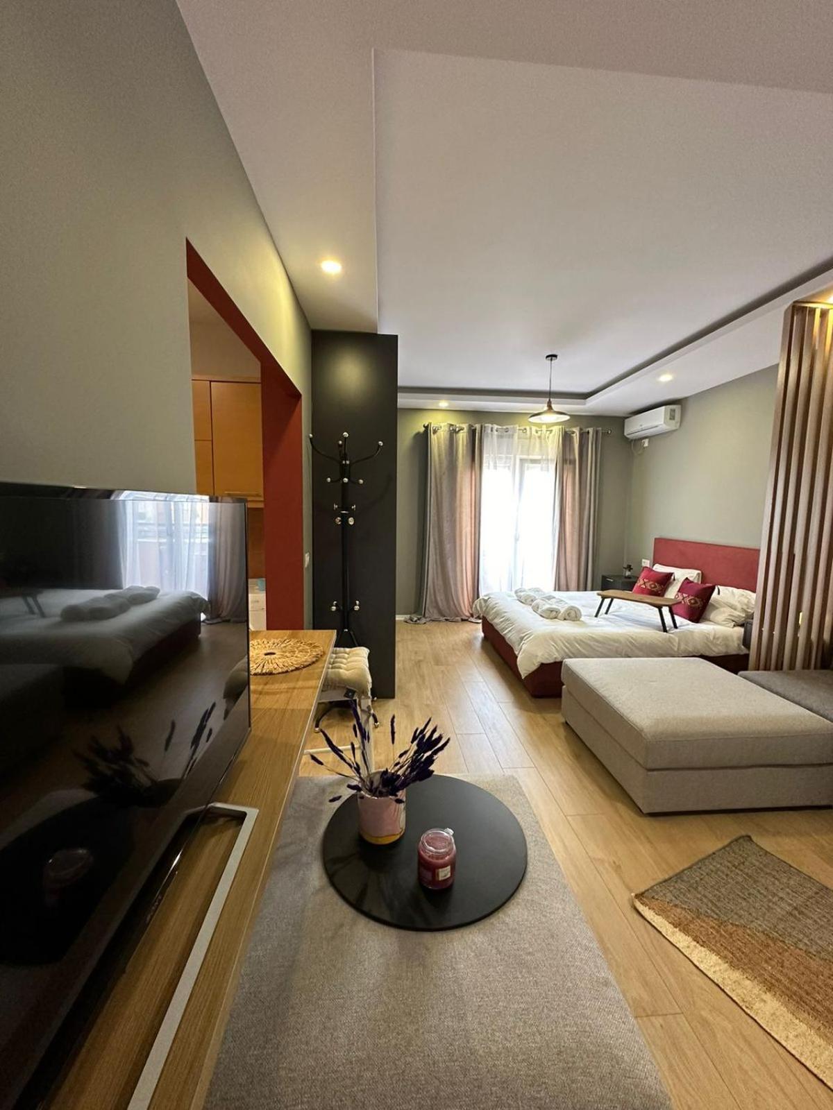 Urban Charm Studio With Balcony تيرانا المظهر الخارجي الصورة