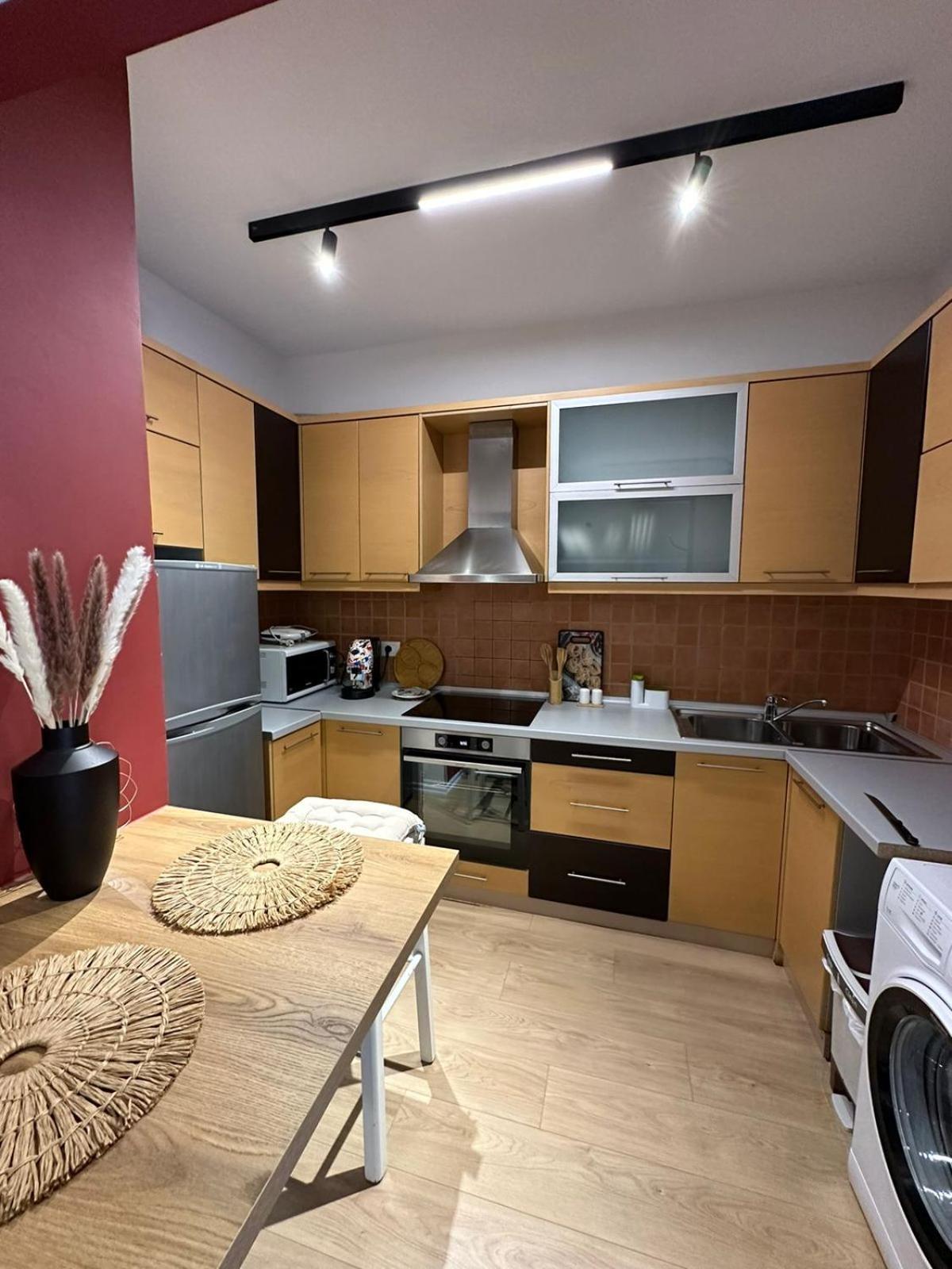 Urban Charm Studio With Balcony تيرانا المظهر الخارجي الصورة