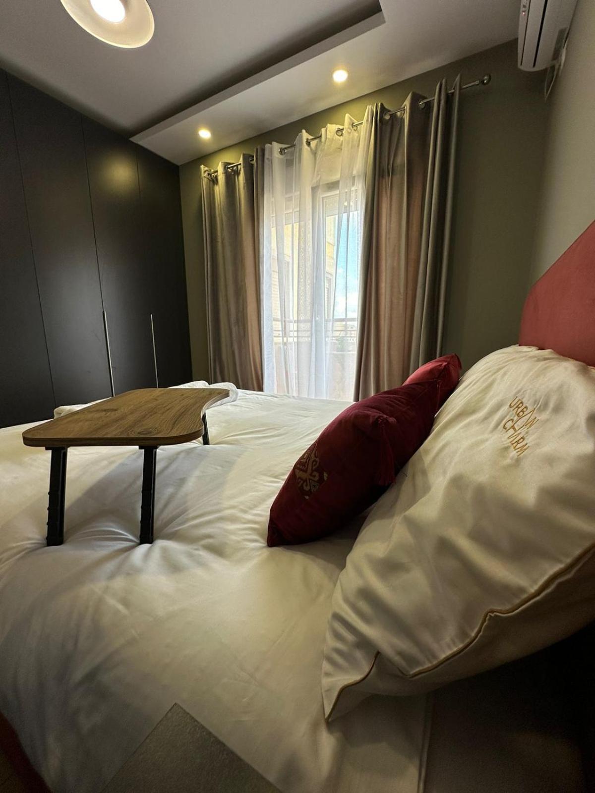 Urban Charm Studio With Balcony تيرانا المظهر الخارجي الصورة
